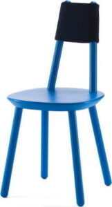 Modrá židle z masivu EMKO Naïve Emko