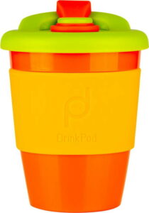 Oranžovo-žlutý cestovní hrnek na kávu Drink Pod Kofein