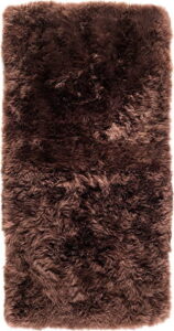 Tmavě hnědý koberec z ovčí kožešiny Royal Dream Zealand Natur