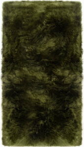 Tmavě zelený koberec z ovčí kožešiny Royal Dream Zealand Natur