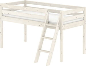 Bílá středně vysoká dětská postel z borovicového dřeva s žebříkem Flexa Classic