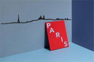 Černá nástěnná dekorace se siluetou města The Line Paris The Line