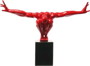 Červená dekorativní socha Kare Design Atlet