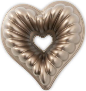 Forma na bábovku ve tvaru srdce v měděné barvě Nordic Ware Heart