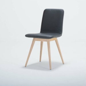 Jídelní židle z masivního dubového dřeva s koženým černým sedákem Gazzda Ena Gazzda