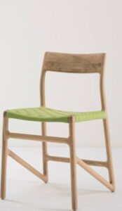 Jídelní židle z masivního dubového dřeva se zeleným sedákem Gazzda Fawn Gazzda
