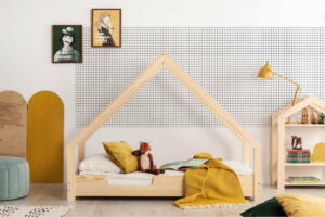 Domečková dětská postel z borovicového dřeva Adeko Loca Cassy