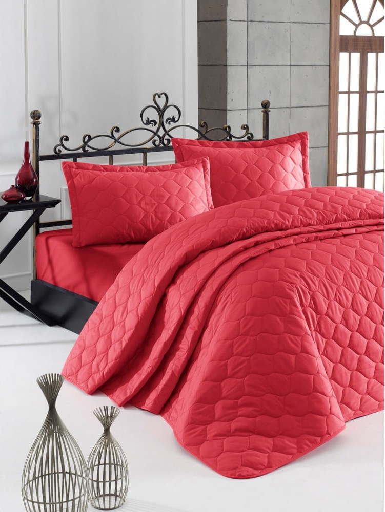 Červený přehoz přes postel se 2 povlaky na polštář z ranforce bavlny EnLora Home Fresh