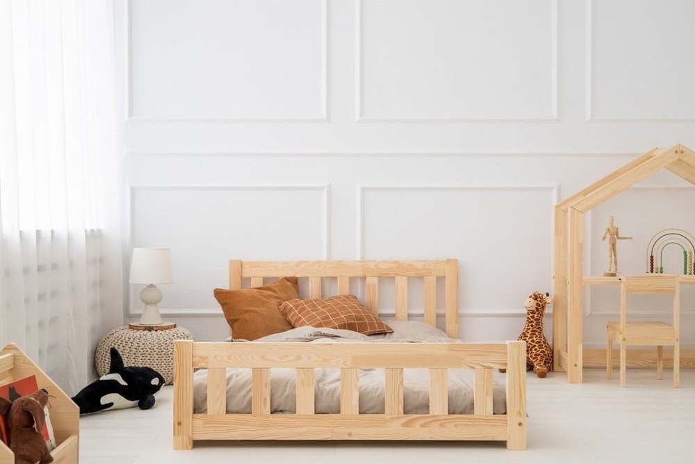 Dětská postel z borovicového dřeva v přírodní barvě 80x200 cm CPN – Adeko Adeko