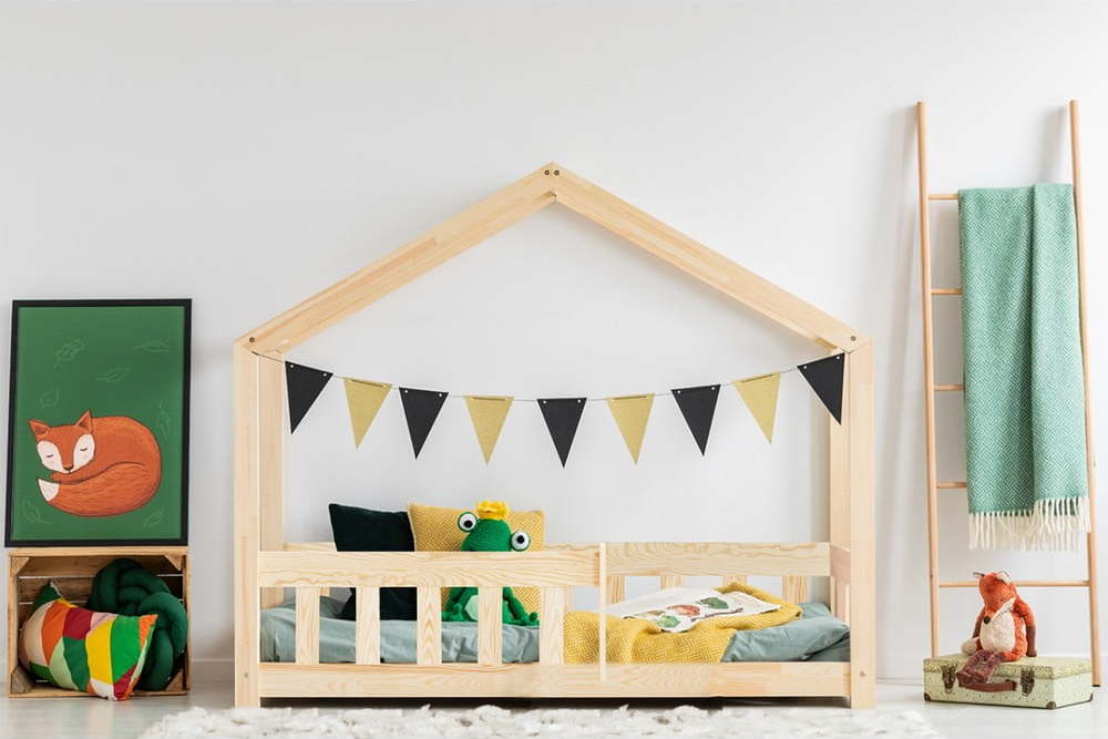 Domečková dětská postel z borovicového dřeva v přírodní barvě 90x200 cm Mila RMP – Adeko Adeko